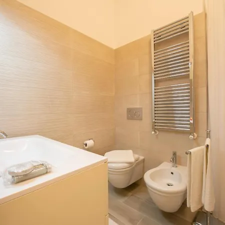 Sleeps 4 Air Con *