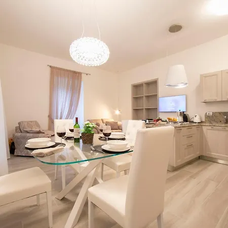Sleeps 4 Air Con Apartment