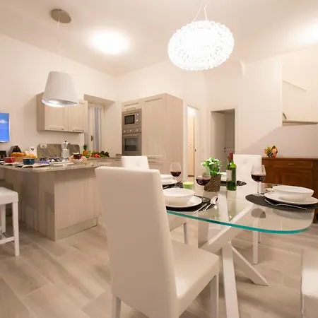 Sleeps 4 Air Con