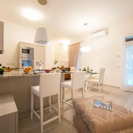 Apartment Sleeps 4 Air Con