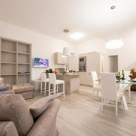 Apartment Sleeps 4 Air Con