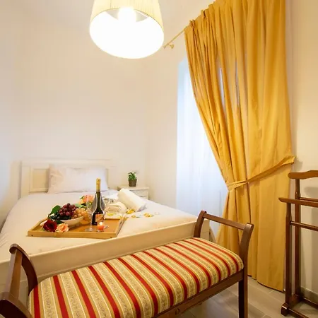 Apartment Sleeps 4 Air Con