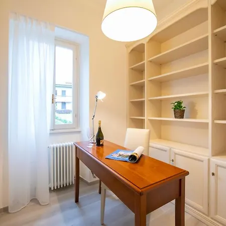Apartment Sleeps 4 Air Con
