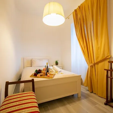 Sleeps 4 Air Con * Lenno