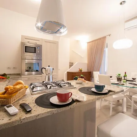Apartment Sleeps 4 Air Con Lenno